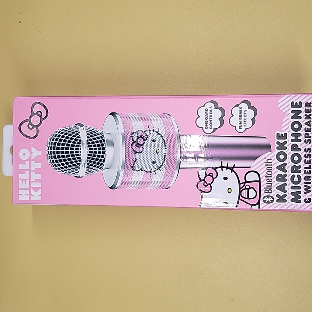 Hello Kitty Bluetooth Karaoke Microphone & Wireless Speaker NIB